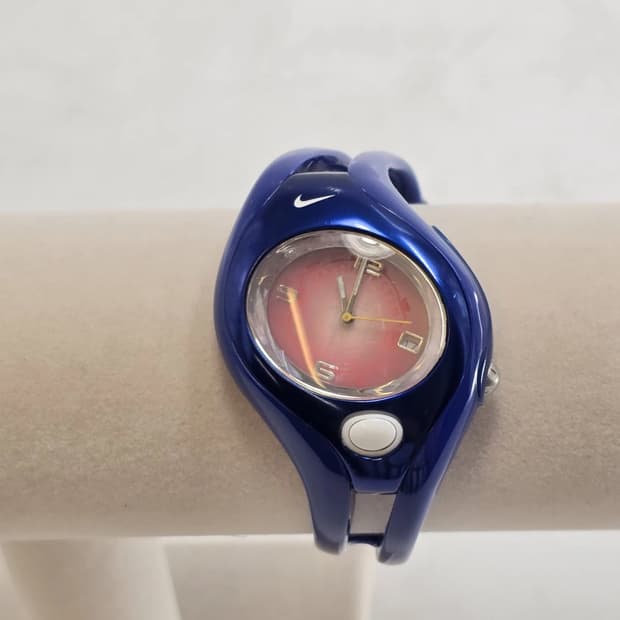 나이키 트라이액스 아날로그 스위프트 워치