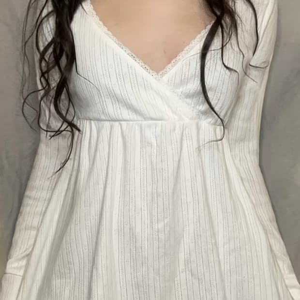 레이스 브이넥 긴팔티