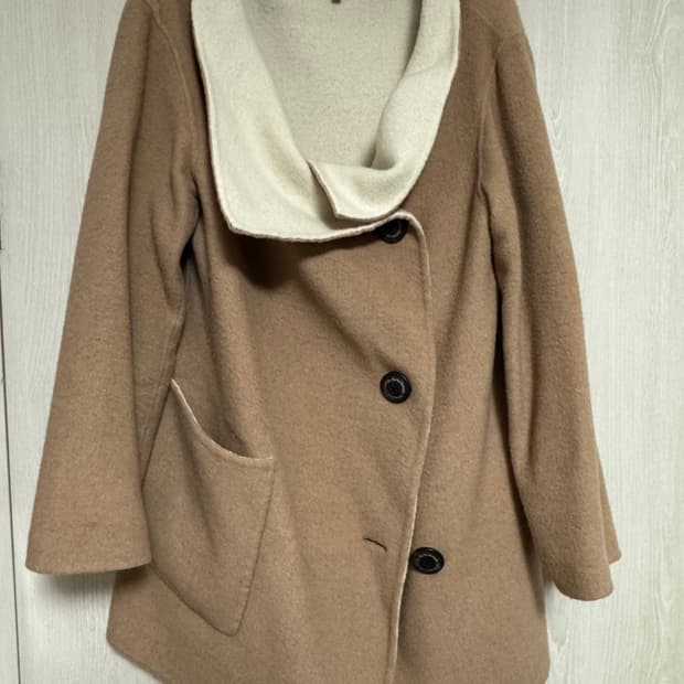 비비안웨스트우드 베이지 울코트 40사이즈