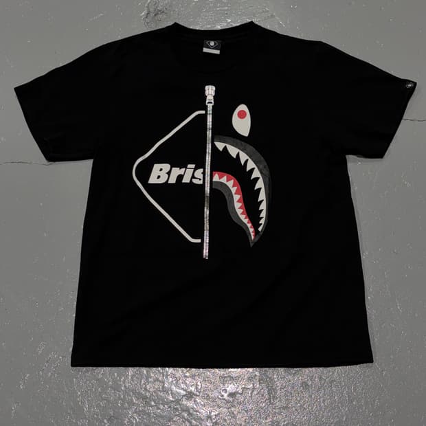BAPE(베이프) X FCReal Brist SHARK 반팔 티셔츠