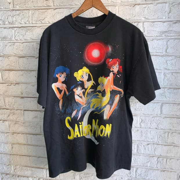 세일러문 부트랙 티셔츠