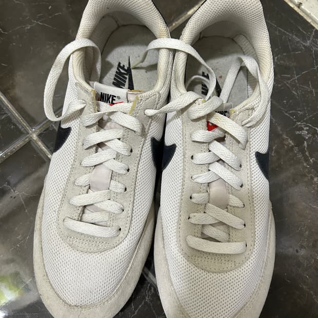 나이키 테일윈드 260