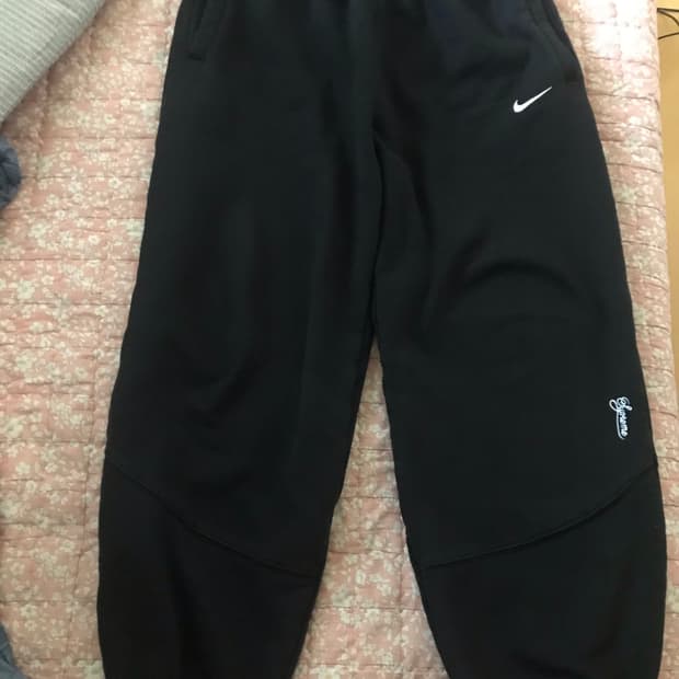 슈프림 나이키 스웨트팬츠 스웻팬츠 25ss