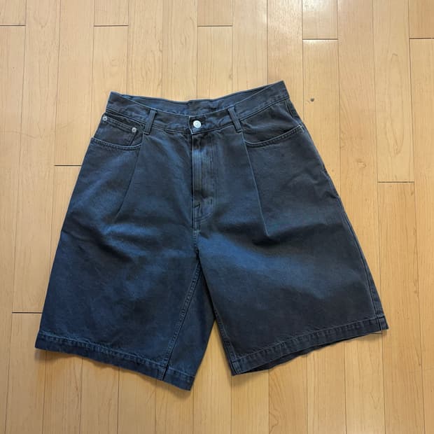 언어펙티드 unaffected one tuck shorts S