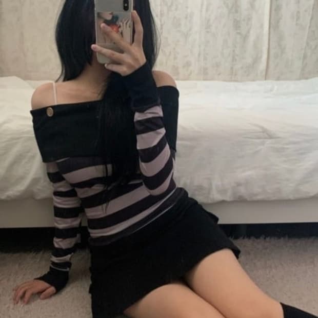 페일솝 스트라이프 버튼 오프숄더 펑크 y2k 핀터레스트 히메 갸루