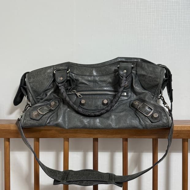 발렌시아가 자이언트 모터 시티백 m