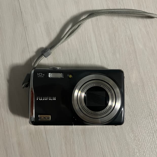 후지필름 파인픽스 f70exr 판매합니다 / 원희 디카