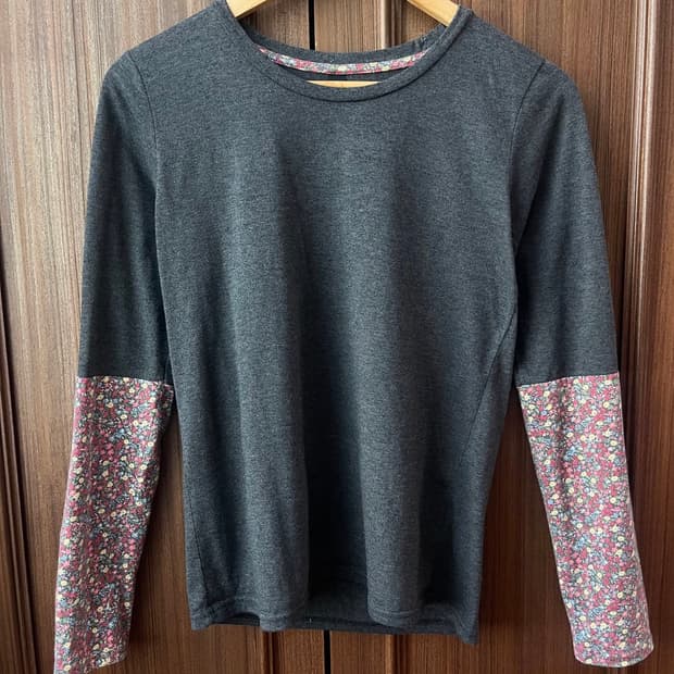 잔꽃 소매 롱슬리브 모리