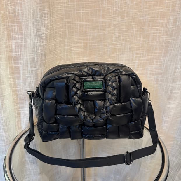 정품 베네통 패디드 투웨이 토트백   