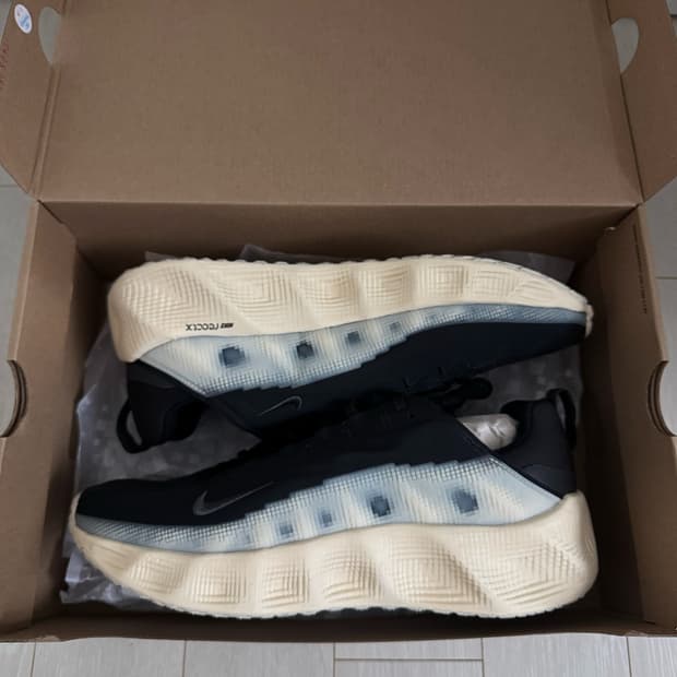 NIKE 나이키 아바 로버 블랙 모슬린
