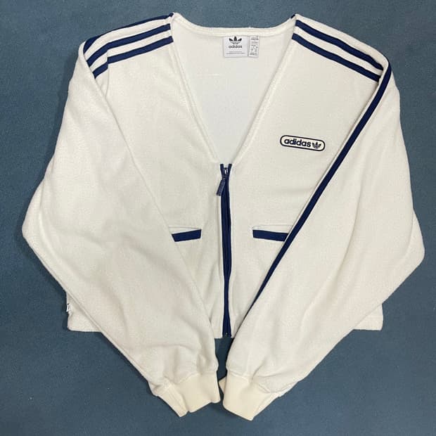 아디다스 후리스 크롭 가디건