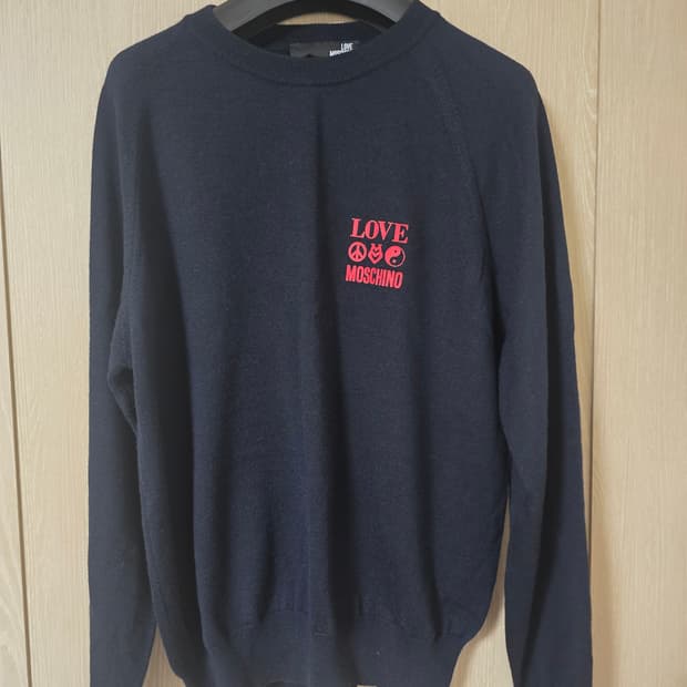 LOVE MOSCHINO 니트