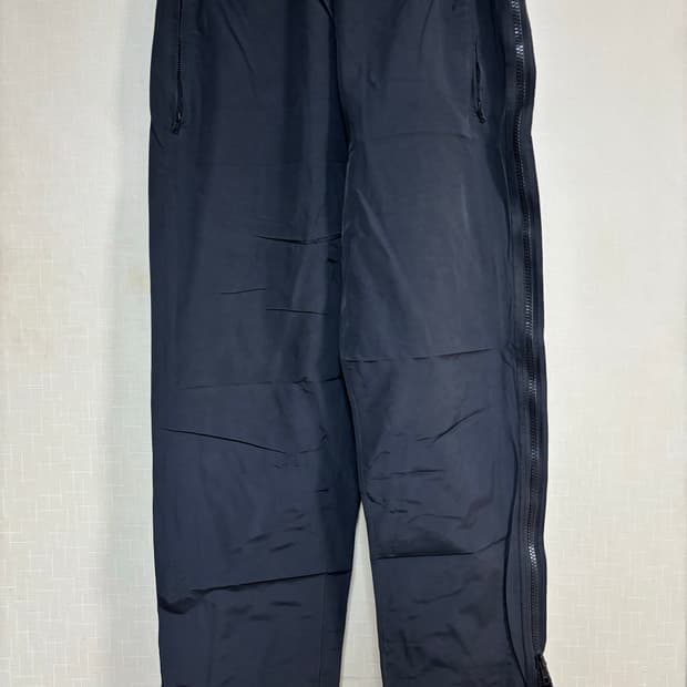 인사일런스 사이드 지퍼 팬츠