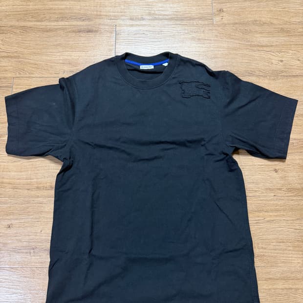 버버리 EKD기마상패치 반팔티