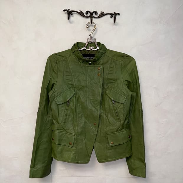Green lamb skin pocket buckled jacket