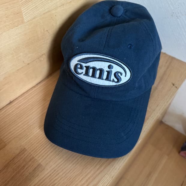 emis 모자