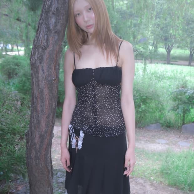 [루즈슬립오버] 도트 리본 나시 블라우스