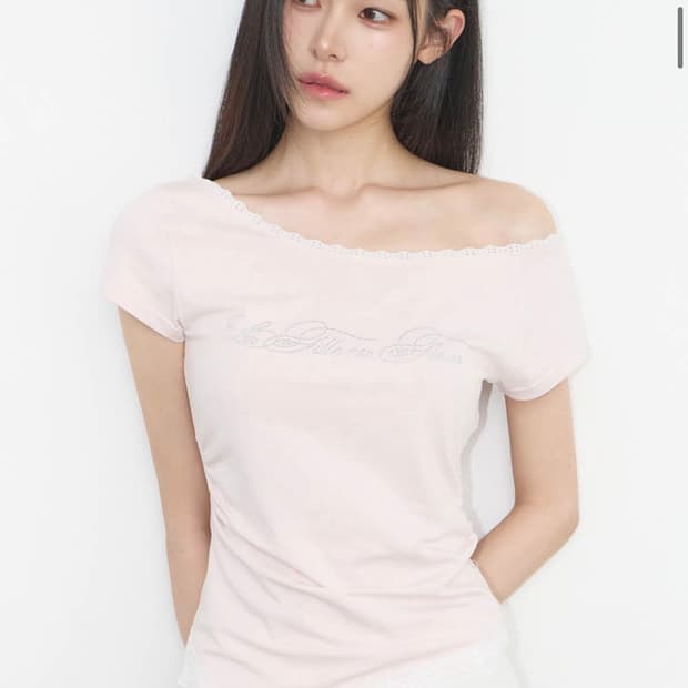 일리고 레이스 원숄더 셔링 탑 핑크