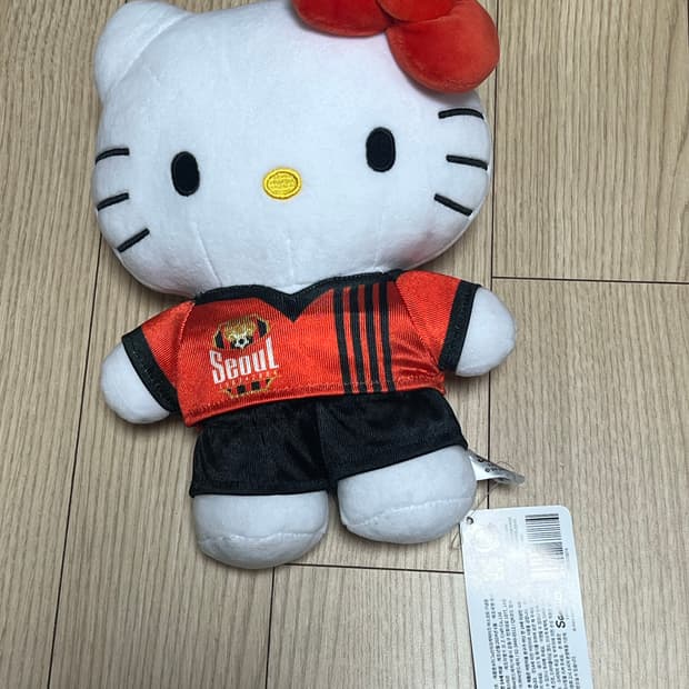 산리오 k리그 콜라보 fc서울 헬로키티 인형
