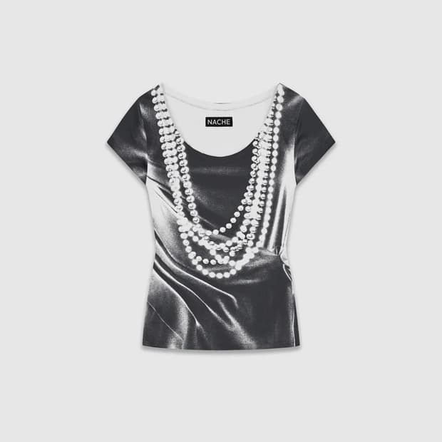 나체 PEARLNECKLACE PRINTED T-SHIRTBLACK