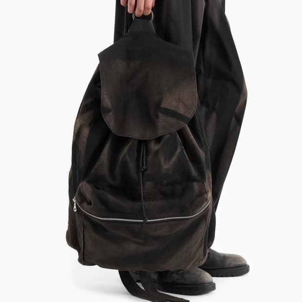 Jiyongkim 지용킴 선블리치드 백팩