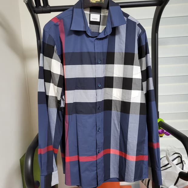 버버리 신형 체크 코튼 포플린 셔츠 L