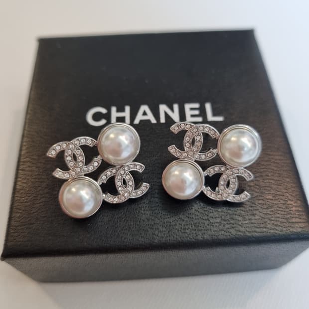 샤넬 업사이클링 더블진주 귀걸이