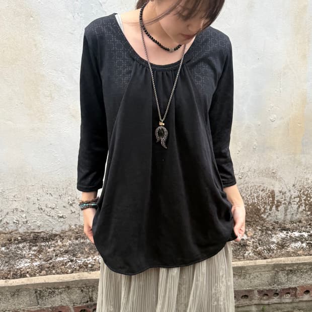 ARENA 시스루 도트 패턴 셔링 티