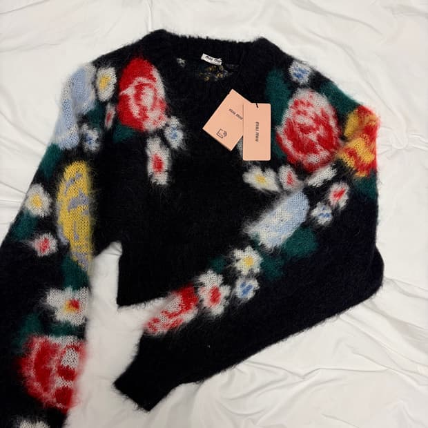 새상품 미우미우 플로럴 모헤어 크롭 니트 스웨터