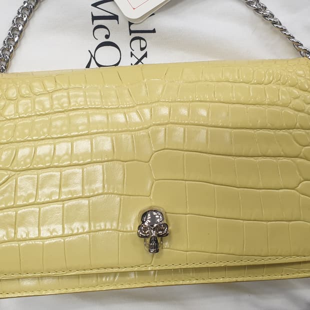 알렉산더맥퀸 옐로우 크로커 스컬 체인 크로스백