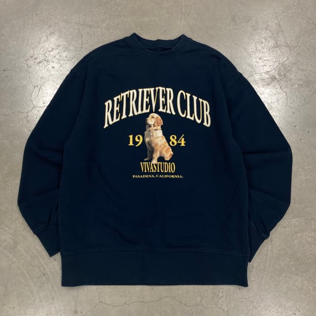 비바스튜디오 네이비 컬러 리트리버 클럽 맨투맨
