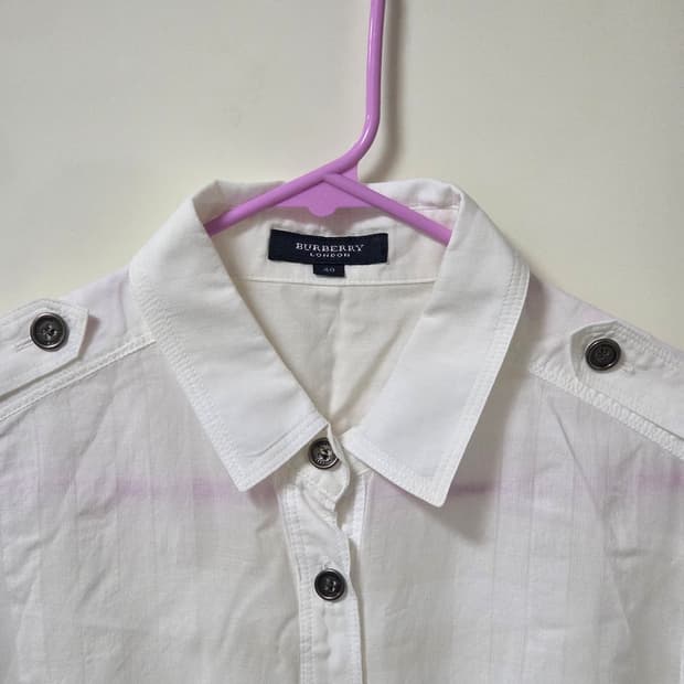 버버리 화이트 블라우스 셔츠 40 (M)