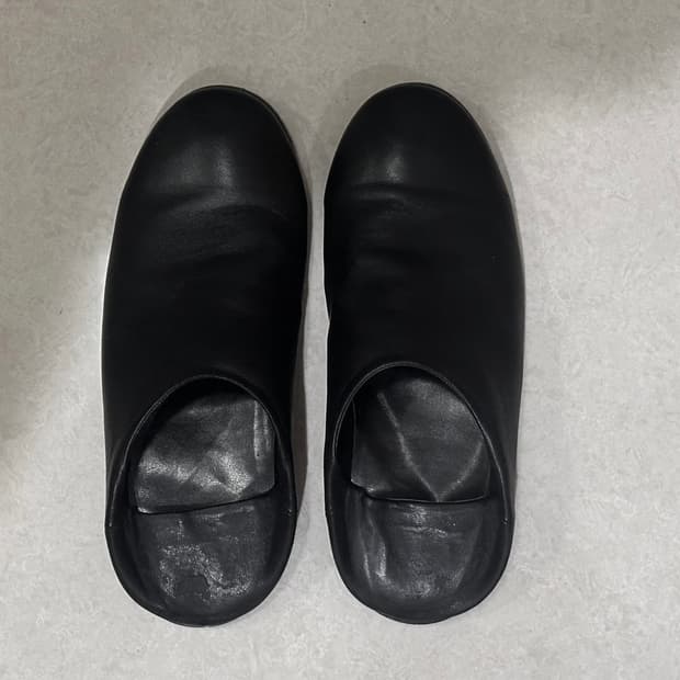 소가죽 플랫슈즈 뮬 255