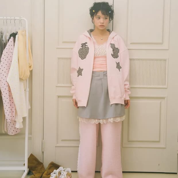 샤키리 키링 체크 패치 후디 핑크