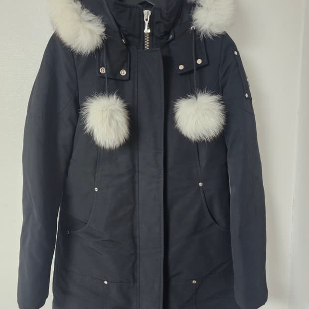 무스너클 22fw 여성 스틸링 화이트퍼(M/정품)