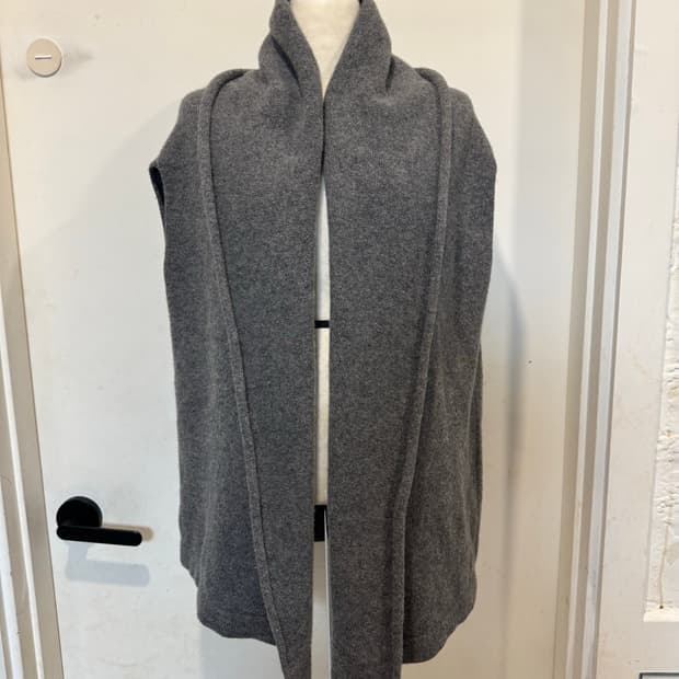 Bucolique 비꼴리끄 숄카라 니트 베스트