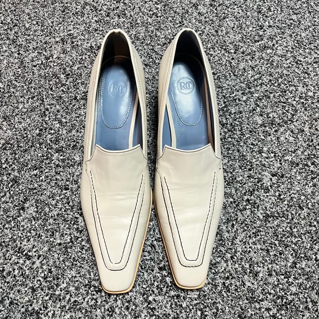 렉토 RECTO 아이보리 로퍼 펌프스 39