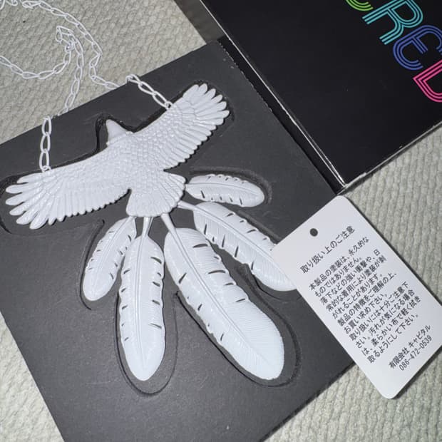 캐피탈 독수리 목걸이 화이트