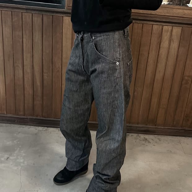 LEVI'S engineered regular black w30