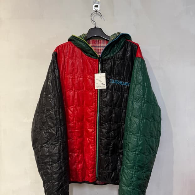 퀵실버 레드 패딩자켓