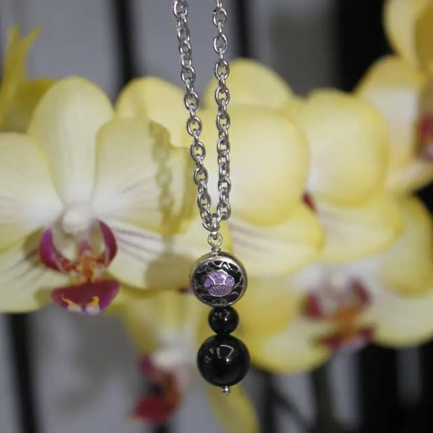 오리엔탈 블랙 원석 연꽃 목걸이