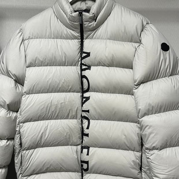 몽클레어 디엥 쇼트 다운 패딩 22fw 7(110) 국내판