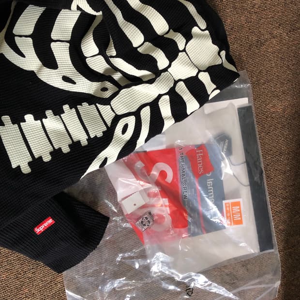 슈프림 헤인즈 본즈 써멀 크루 블랙M/택포