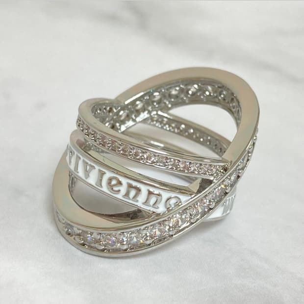 비비안 웨스트우드 아카이브 화이트 레터링 로고 각인 3단 레이어 링 반지