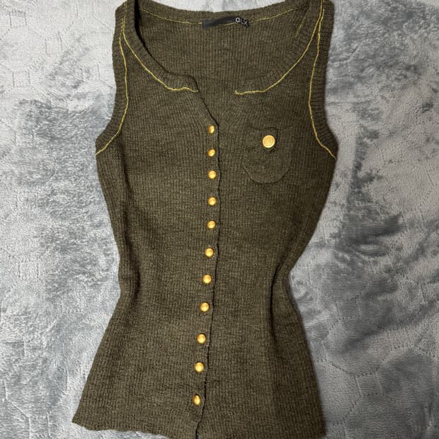 빈티지 슬리브리스 나시 금장 단추 포인트 갸루무드