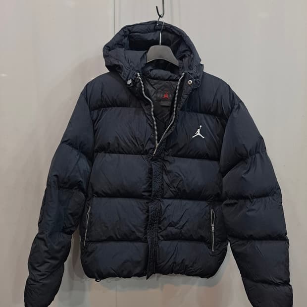 조던 에센셜 푸퍼 자켓