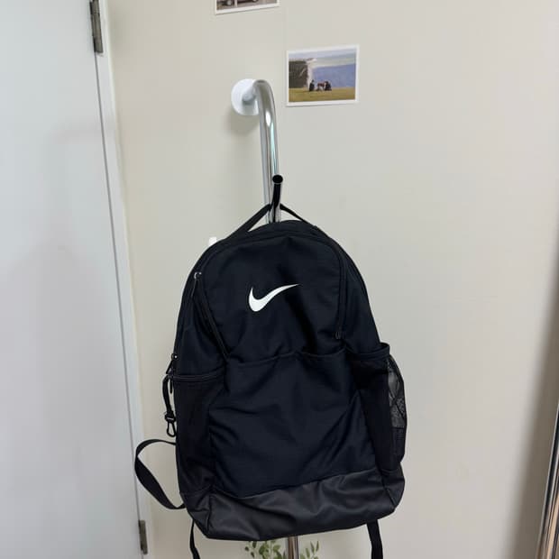 나이키 스우시 백팩