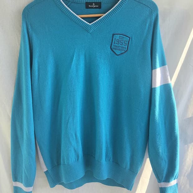 먼싱웨어 브이넥 긴팔 니트L 사이즈