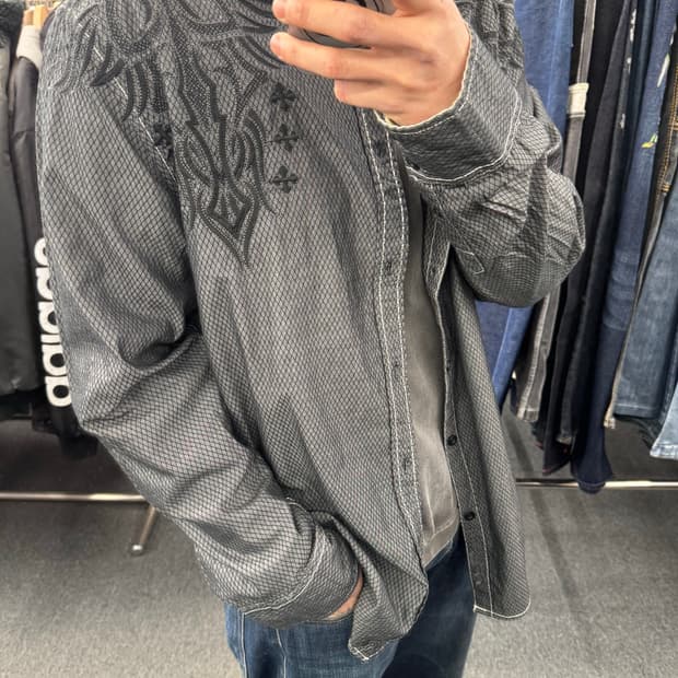 OS)Roar 빈티지 패턴 자수 긴팔셔츠