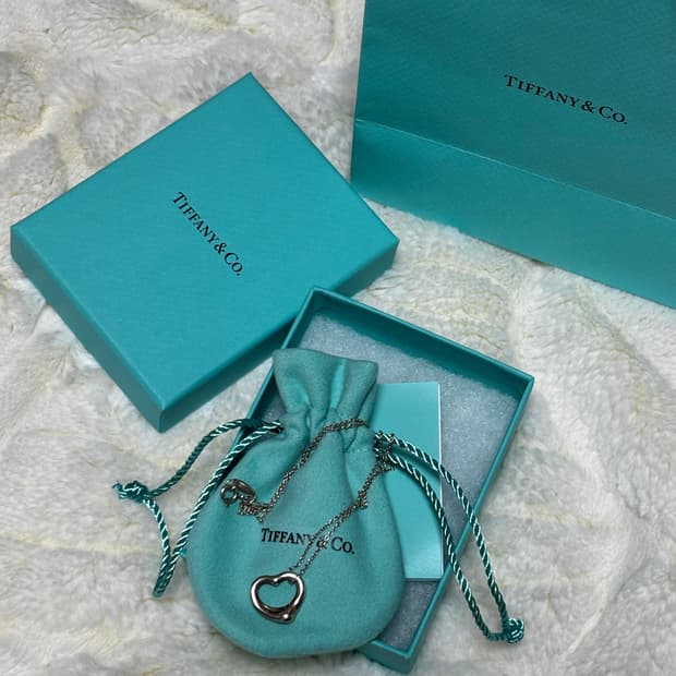 티파니앤코 오픈 하트 펜던트 16mm 실버